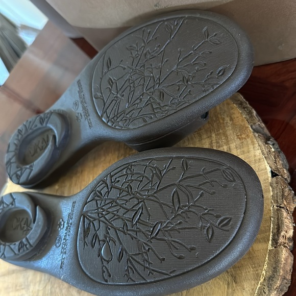 Oka-B Women’s Grace Slide Sandals in Hot Chocolate - Picture 11 of 12